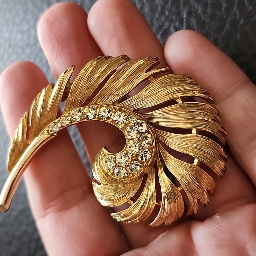 VTG M.JENT brooch